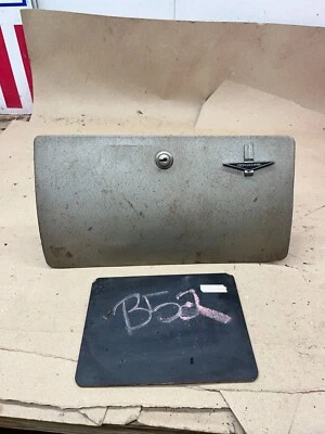 1960 61 62 63 64 65 66 67 68 69 Guantera Corvair Monza puerta de almacenamiento OEM Foto 1 de 4