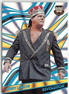 2022 Panini Revolution WWE Sunburst Parallel #109 Jerry Lawler /99 - Foto 1 di 2