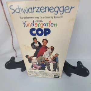 Kindergarten Cop (VHS, 1991) - Picture 1 of 4
