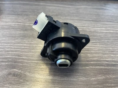 GM OEM 95919456 Ignition Switch 2008-11 Aveo Captiva Sport Pontiac G3 Saturn Vue - Image 1 of 4