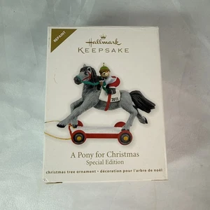 Hallmark 2011 A Pony For Christmas Special Edition Repaint Ornament - Bild 1 von 12