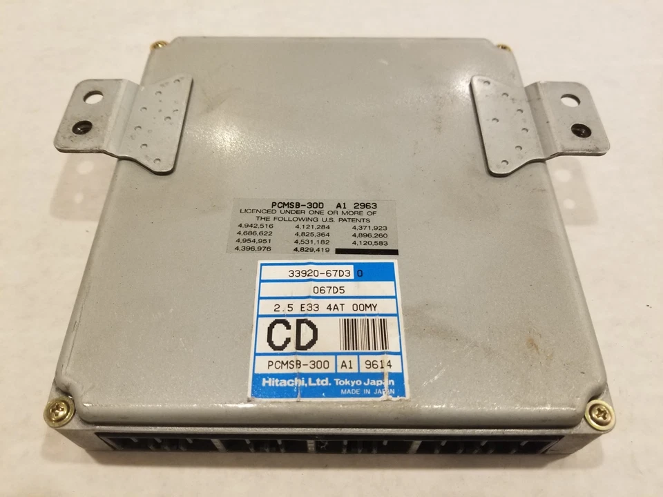 Suzuki Grand Vitara 2000 - ECU ECM - #33920-67D30 - Imagem 1 de 1