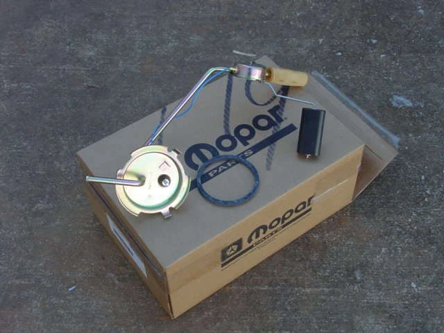 1977 1978 1979 Volare Aspen LeBaron diplomático unidad de envío de combustible nos MoPar Foto 1 de 1