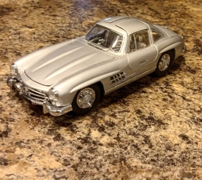 Mercedes Benz 300SL Franklin Mint 1954 plata 1/24 diecast ala de gaviota ¡con pantalla!! Foto 1 de 4