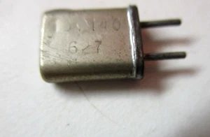 M-Tron 626/7 Radio Crystal 10.140 MHz Leads 1mm Diameter 6mm Long 5mm Spaced Vtg - Zdjęcie 1 z 4
