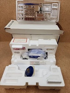 FRANKLIN MINT 1946 Chevrolet Suburban Ski lodge classic 1:24 B11ZB43 NEW - Picture 1 of 11