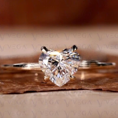 Anillo de aniversario de diamantes HPHT creado en laboratorio con corte de corazón de 2,00 quilates de oro rosa sólido de 14 K Foto 1 de 4