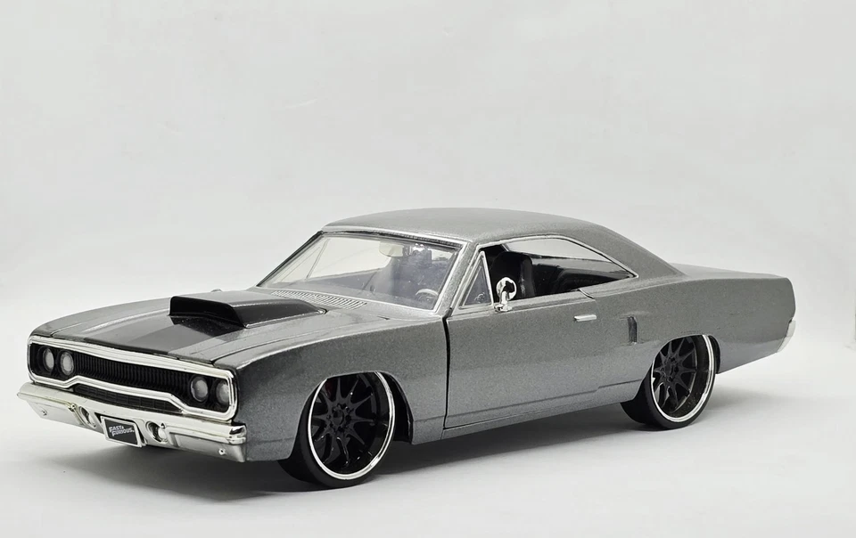 1:24 比例 1970 年普利茅斯公路跑者 — 第 1/4 张图片