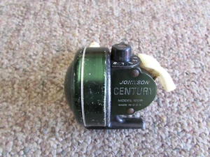 Vintage Johnson Century 100B Fishing Reel - Picture 1 of 3