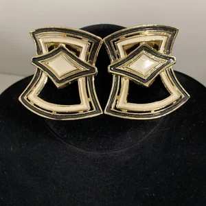 Vintage Shoe Buckles Clips Gold Frame Black White Trim 2 1/4'' Long 2'' Wide - Picture 1 of 6