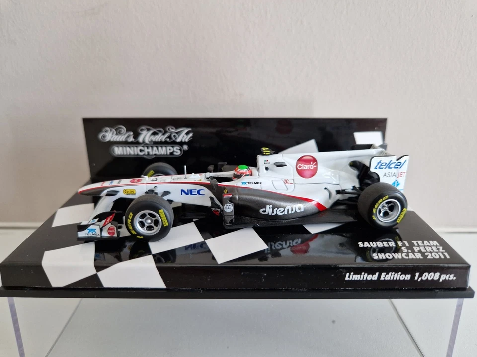 Minichamps 1/43 Sauber Ferrari C29 S. Perez - Showcar 2011 - 410110087 - Immagine 1 di 4
