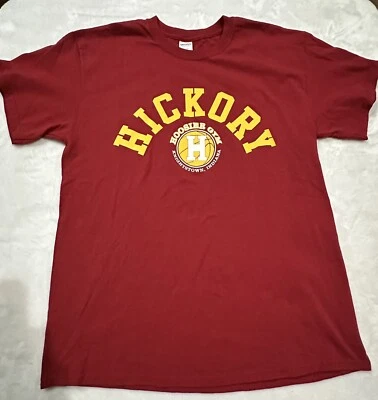 Camisa Hoosiers Gimnasio Rojo Nogal Cuello Redondo Para Hombre Grande My Team’s On The Floor Foto 1 de 4