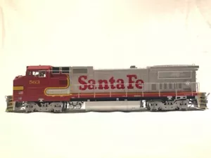 Atlas HO Scale Diesel Santa Fe Dash B40-8W (Gull Wing Cab) 2006 - Picture 1 of 12