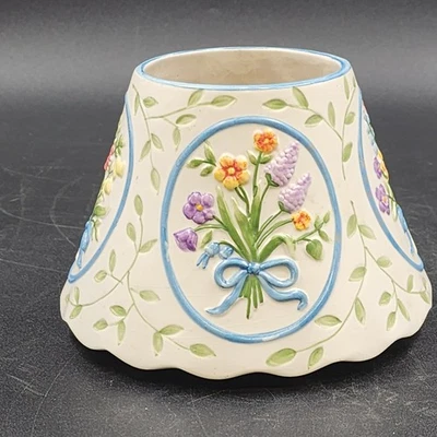 Vela de cerâmica frasco grande 4,75" sombra pastel azul rosa amarelo flores decoração PAC - Imagem 1 de 4