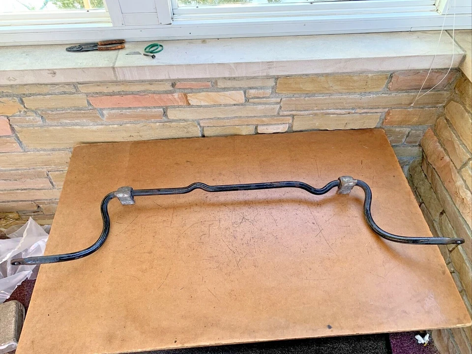 2003-2014 Volvo XC90 Rear Stabilizer Sway Bar 30635780 OEM - Image 1 of 4