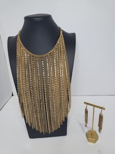 Paparazzi Gold Statement Fashion 