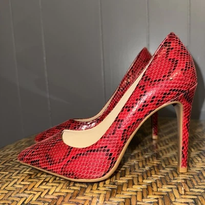 Zapatos de salón GIANI BINI de piel de serpiente roja con punta Foto 1 de 4
