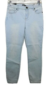 Buffalo David Bitton Women's Size 8/29 Capris Pants Light Wash Mid Rise Soft - Picture 1 of 5