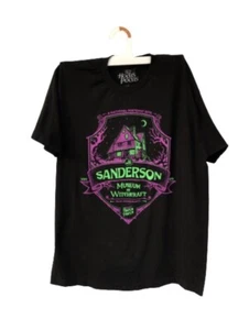 Camiseta Disney L Hocus Pocus Sanderson Museo de Brujería Exclusiva para boxlunch - Imagen 1 de 5