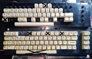 Commodore C64c keyboard keys, 2 different plungers! - Bild 1 von 3