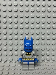 LEGO Batman Minifigura con Capucha Azul (Falta Capa) - Imagen 1 de 6