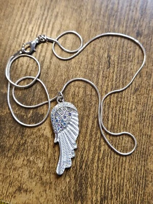 White Angel Wing Feather Pendant With  20" Sterling Necklace WINGS NOT STERLING - Image 1 of 3