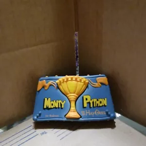 DIAMOND SELECT TOYS Monty Python & The Holy Grail Series I Figure: Sir Bedevere - Picture 1 of 2