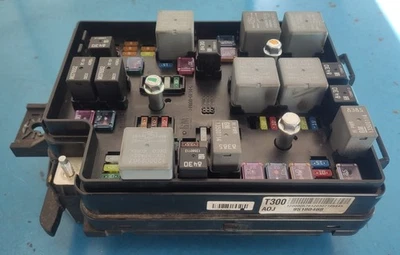 Fusibiliera CHEVROLET AVEO anno 2012 1248cc Gasolio 95180488 299100814 - Immagine 1 di 4