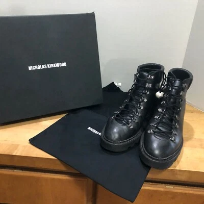 BOTAS DE SENDERISMO NICHOLAS KIRKWOOD DELFI 100% CUERO PARTE INFERIOR RESISTENTE CON CORDONES TALLA. 42 Foto 1 de 4