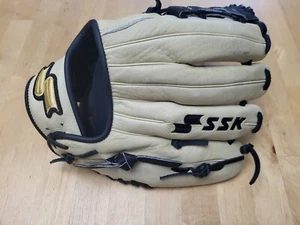 SSK Z5 Left Hand Throw Baseball Glove 11.5" - Picture 1 of 5
