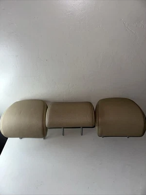 2013-2015 LEXUS ES 350 ENCOSTO DE CABEÇA ASSENTO TRASEIRO ESQUERDO/CENTRO/DIREITO FABRICANTE DE EQUIPAMENTO ORIGINAL BEGE - Imagem 1 de 4