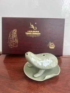 New Yue Dynasty Kiln Celadon Exquisite Celadonware of Cixi Frog on Lilly Pad - Picture 1 of 13