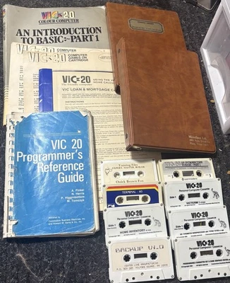 Лот товаров различные книги программное обеспечение и многое другое Commodore Vic 20 комплектов - Изображение 1 из 4