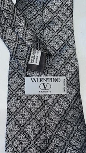 Cravatta Valentino Garavani 100% Seta - Foto 1 di 5