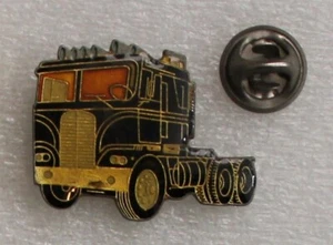 Pin de solapa para camión Kenworth K100 de la década de 1980 3 x 2,5 cm (1,2" x 1") G1 negro Optimus - Imagen 1 de 2