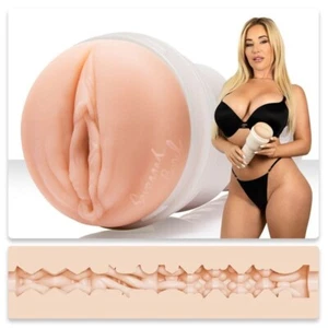 Savannah Bond Masturbatore Realistico Morbido e Liscio Super Skin Sex Toy - Foto 1 di 7