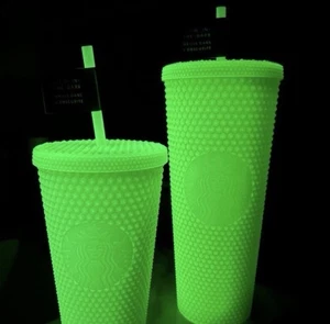 Vaso grande con tachuelas de hierba de limón Starbucks Brilla en la oscuridad 16 oz - Imagen 1 de 10