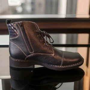 Clarks Whistle Bea Navy Pebbled Leather Ankle Boots Plaid Detail Women’s 8 1/2 - Picture 1 of 14