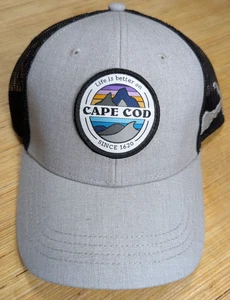 Cappello camionista Cape Cod tutto buono snapback grigio nero maglia regolabile ottimo - Foto 1 di 7