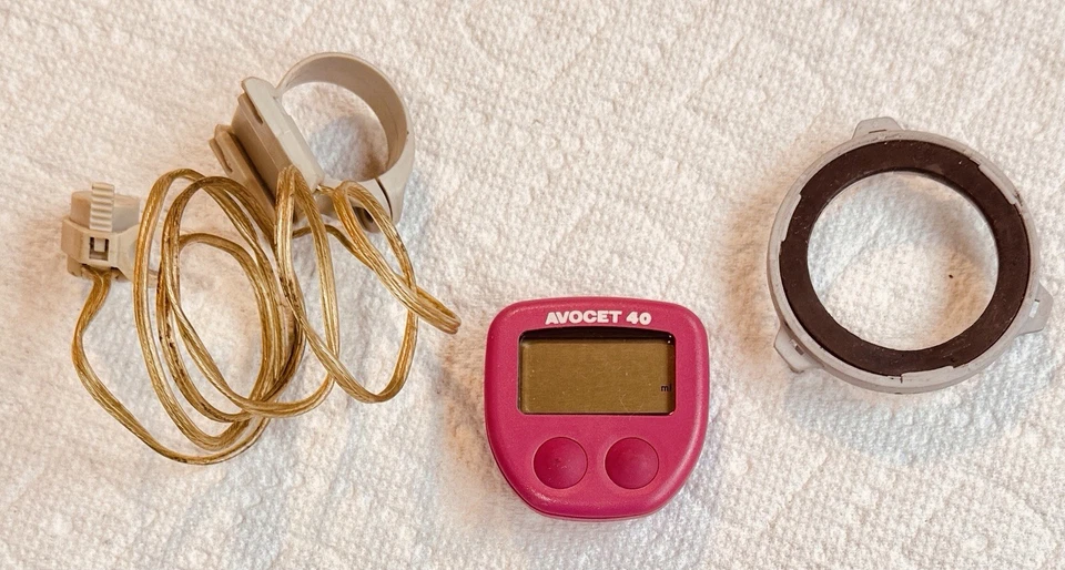 Avocet Vintage Pink Fuchsia 40 Bike Computer Cyclometer With Instructions ￼￼ - Image 1 of 4