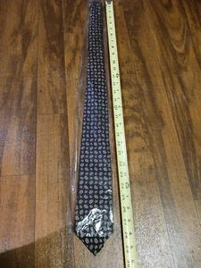 Vintage new old stock Men's Tie black, red paisley - Picture 1 of 4