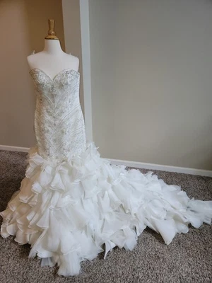 Maggie Sottero Serencia Wedding Gown 5MT118 Beautiful/ NEVER WORN - Size 12 - Image 1 of 4