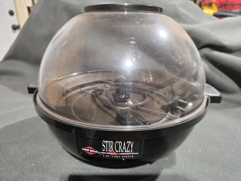 Винтажный West Bend Stir Crazy 6 кварт кукурузный поппер. Черная и прозрачная крышка - Изображение 1 из 3