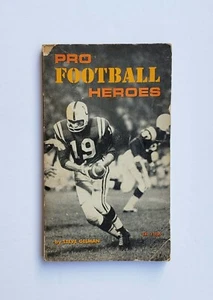 PRO FOOTBALL HEROES VINTAGE 1973 BOOK BY STEVE GELMAN - Bild 1 von 12