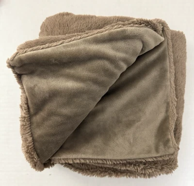 Manta Pottery Barn tiro niños pequeños topo felpa poli terciopelo y piel sintética SUAVE Foto 1 de 4