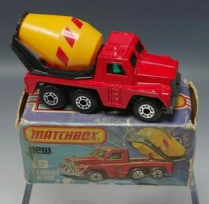 MATCHBOX 1980's #19 CEMENT TRUCK WITH BOX ENGLAND NM CONDITION - Picture 1 of 8