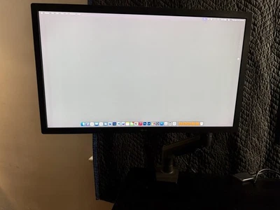 LG Ultrafine 4K 21.5" display for Mac/iPad/22MD4KA-B / USED & FUNCTIONAL - Image 1 of 4