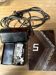 SINGER CR307 Sewing Machine Pedal / Foot Controller + Booklet and Accessories - Picture 1 of 10