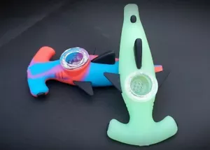 Pipa manuale in silicone per fumare martello pesce pipa portatile con ciotola in vetro 2 pezzi - Foto 1 di 3