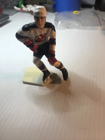 1995 LOOSE STARTING LINEUP SLU FIGURE SCOTT STEVENS NEW JERSEY DEVILS No Stick Cover